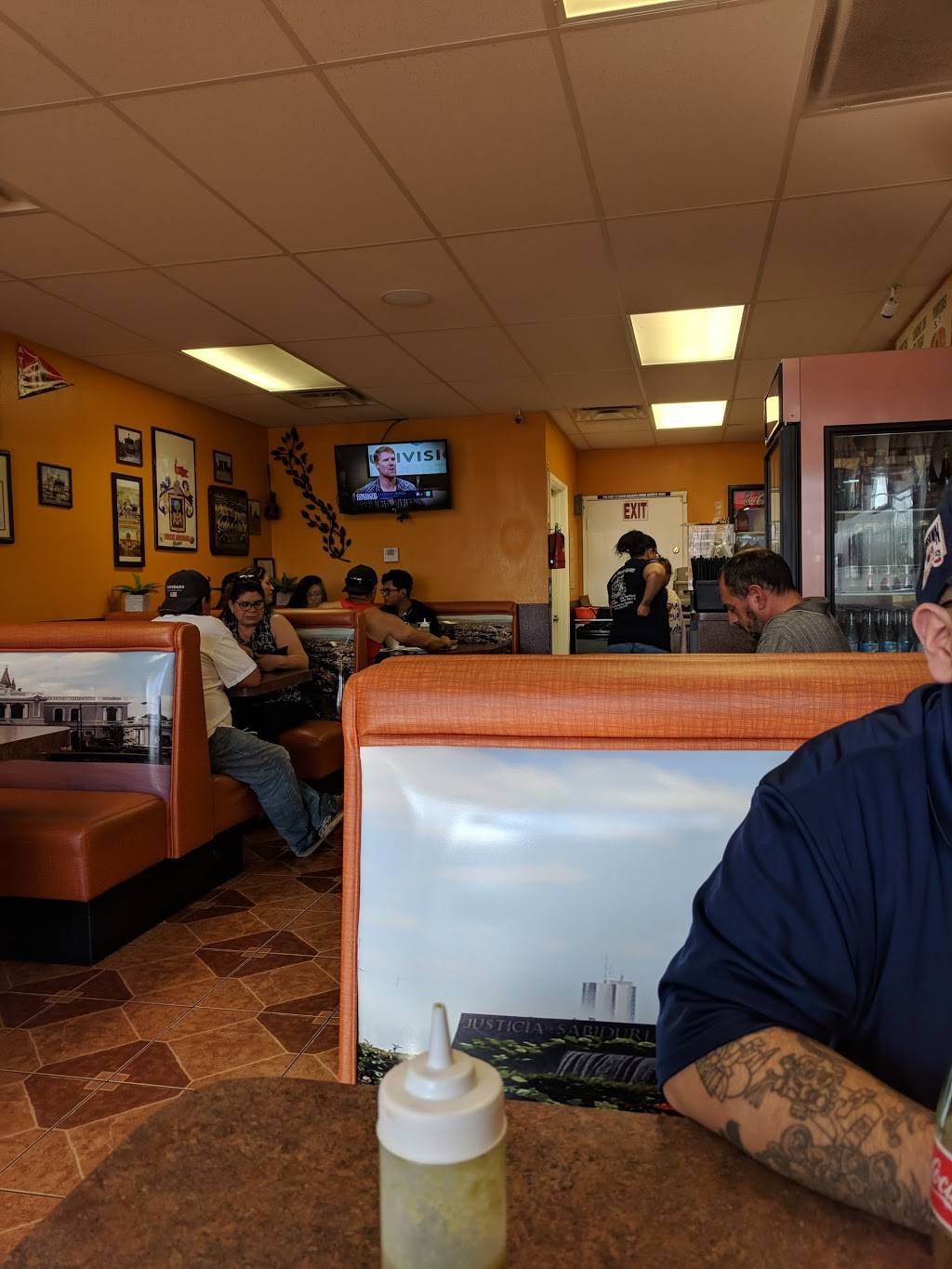 Tortas Ahogadas Chapala | restaurant | 402 E Foothill Blvd, Rialto, CA 92376, USA | 9094213770 OR +1 909-421-3770