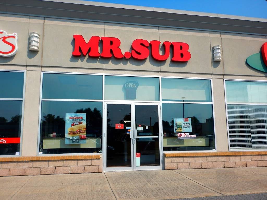 Mr.Sub | restaurant | 1910 St Laurent Blvd, Ottawa, ON K1G 1A4, Canada | 6137338008 OR +1 613-733-8008