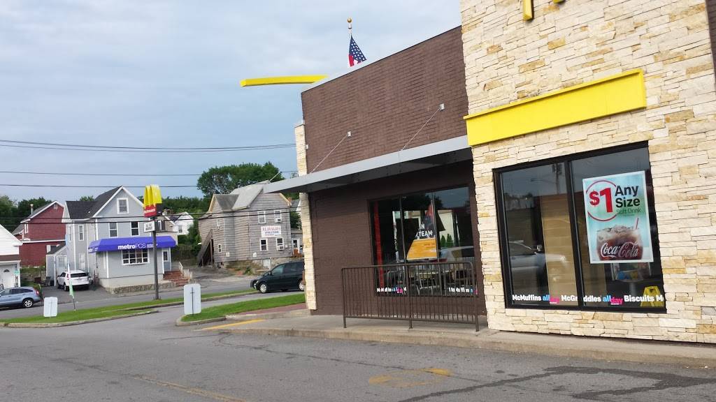 McDonalds | cafe | 66 Plain St, Lowell, MA 01851, USA | 9789705531 OR +1 978-970-5531