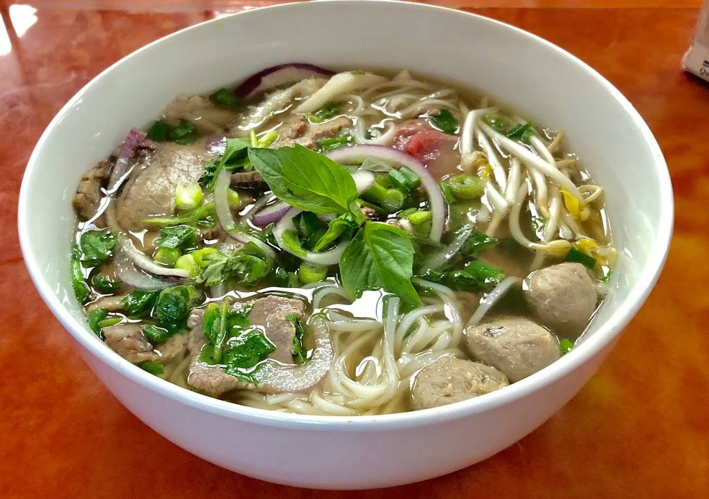 Pho Viet | restaurant | 1550 S Gateway Rd, Mississauga, ON L4W 5G6, Canada | 9052068988 OR +1 905-206-8988