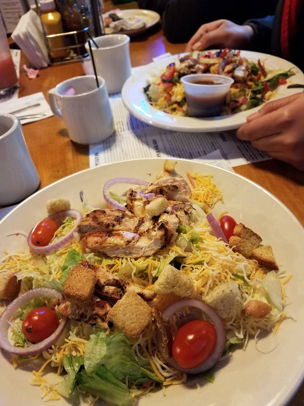 Teluwut Grille House & Pub | restaurant | 104 N Elm St, Cresco, IA 52136, USA | 5635473300 OR +1 563-547-3300