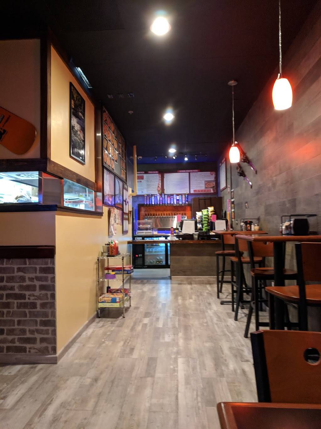 Davis Extreme Pizza | restaurant | 417 Mace Blvd i, Davis, CA 95618, USA | 5305644333 OR +1 530-564-4333