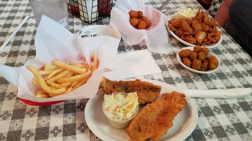 Something Fishy Seafood | restaurant | 3436 S College Rd, Wilmington, NC 28412, USA | 9103950909 OR +1 910-395-0909