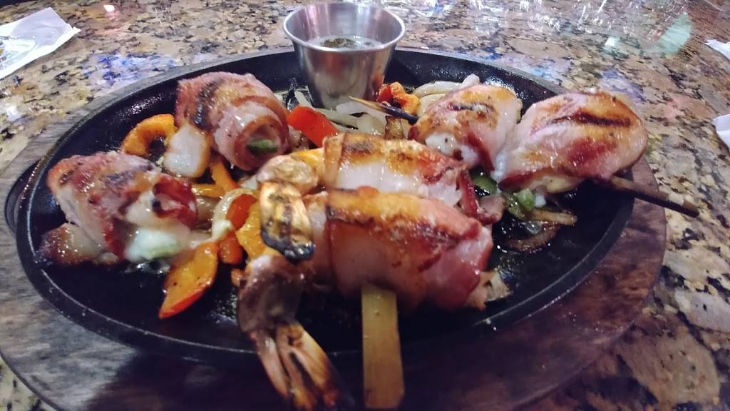 Foxiis Restaurant and Grill | restaurant | 365 Coneflower Dr, Garland, TX 75040, USA | 9724952335 OR +1 972-495-2335