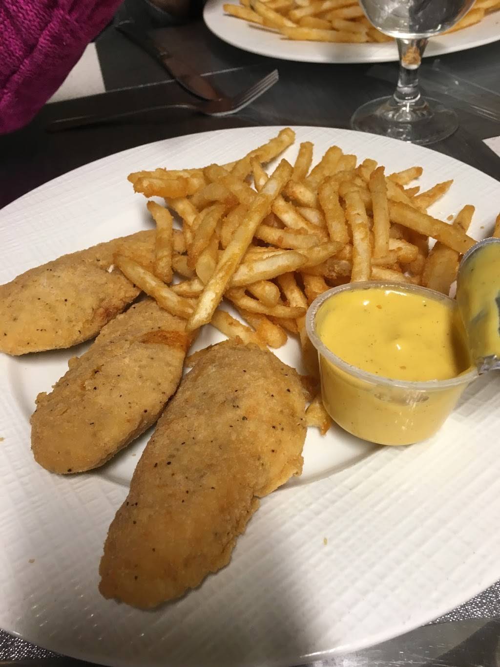 Monument | restaurant | 2480 S Glebe Rd, Arlington, VA 22206, USA | 7036825500 OR +1 703-682-5500