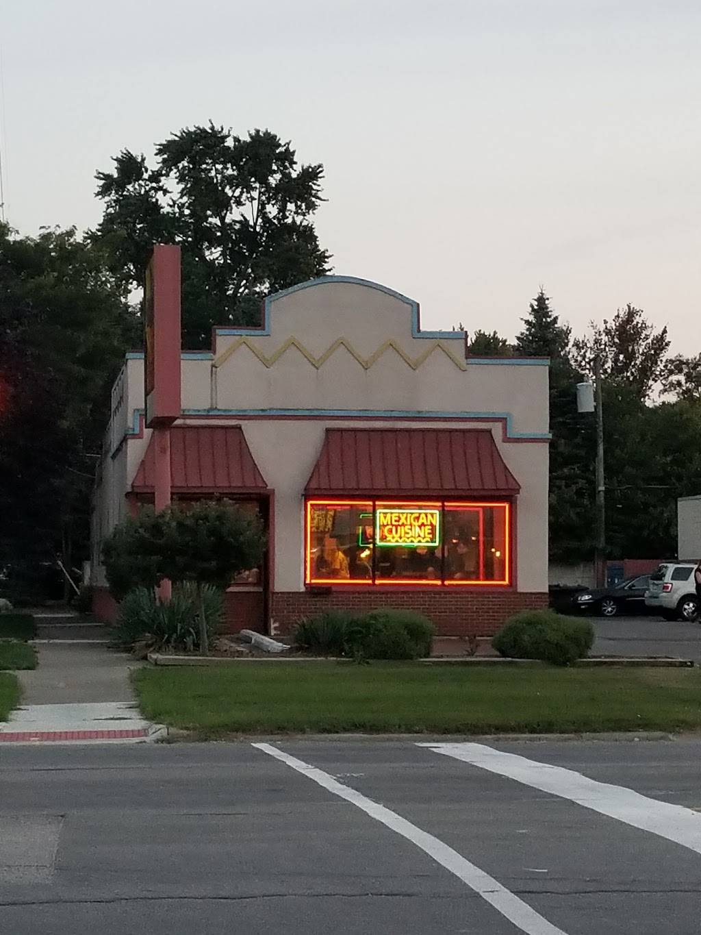 Old Mexico Restaurant | restaurant | 28407 Five Mile Road, Livonia, MI 48154, USA | 7344213310 OR +1 734-421-3310