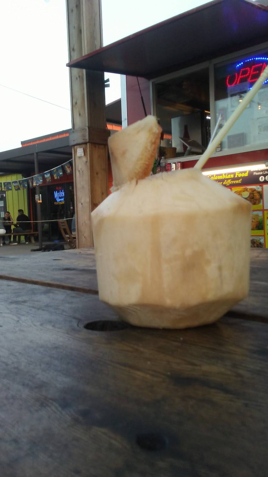 Reds Bar & Grill | restaurant | 7025 SE Foster Rd, Portland, OR 97206, USA | 5037887864 OR +1 503-788-7864