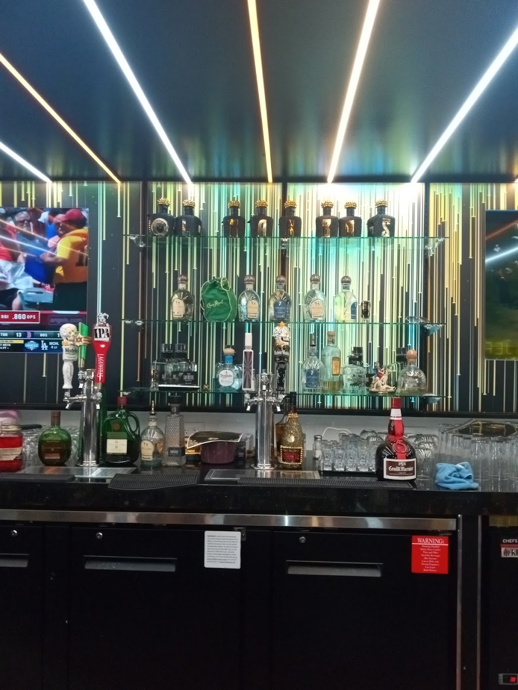 El Barbas Restaurant & Bar | restaurant | 444 Broadway, Vallejo, CA 94590, USA | 7076522331 OR +1 707-652-2331