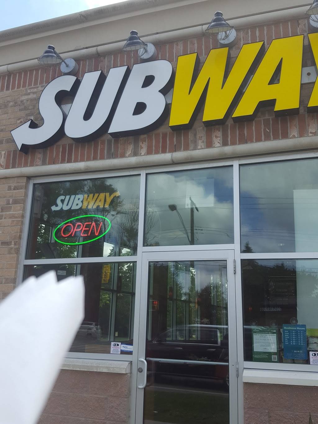 Subway | restaurant | 2115 King Rd #1, King City, ON L7B 1K2, Canada | 9058333030 OR +1 905-833-3030