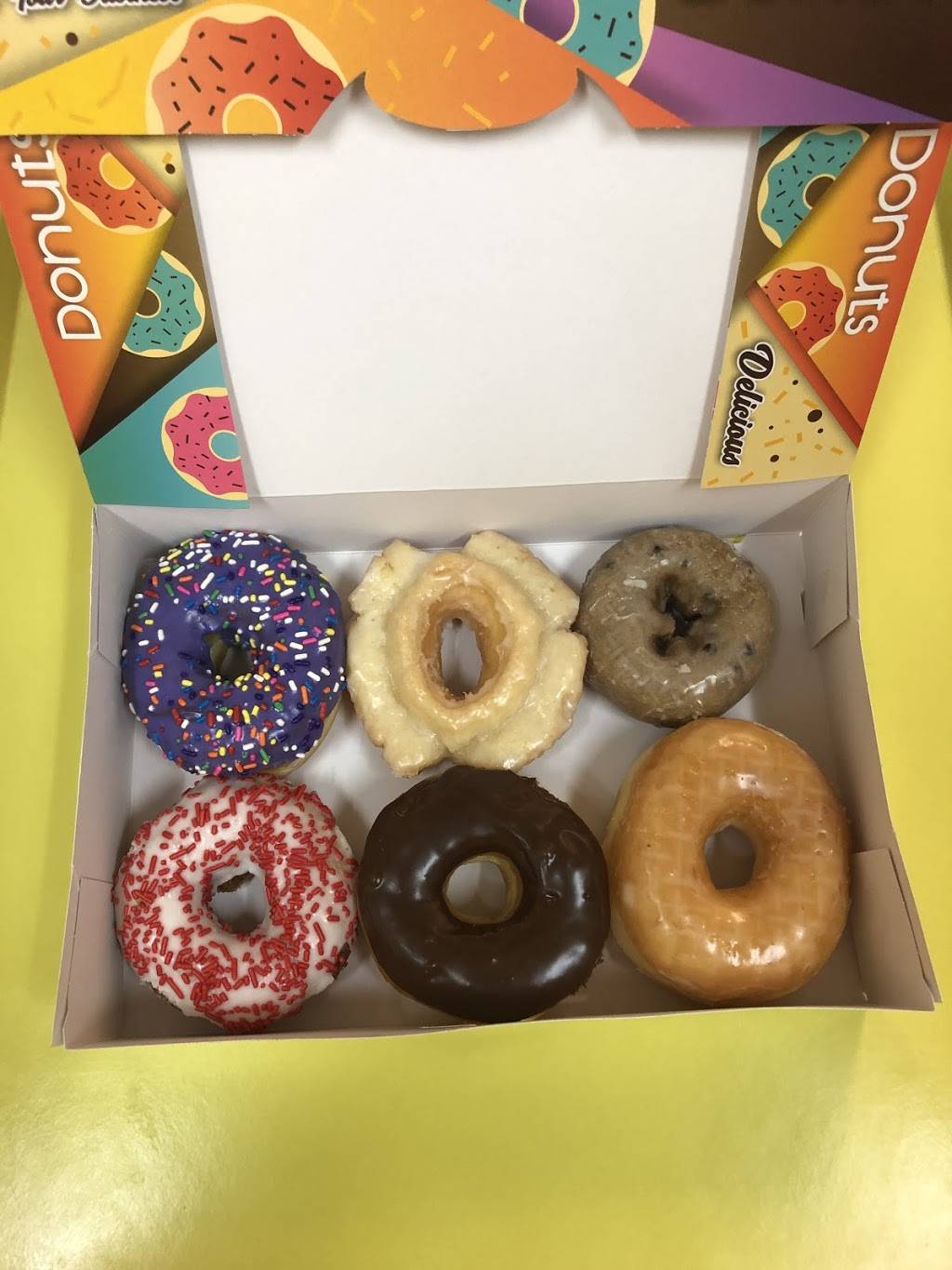 Super Donut | restaurant | 11880 Hero Way West, Leander, TX 78641, USA | 5122607117 OR +1 512-260-7117