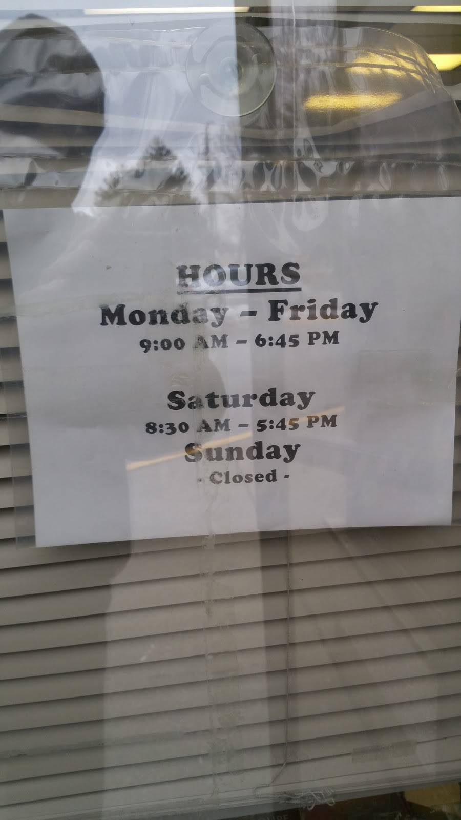 Georges Tastee Foods | restaurant | 20 Norfinch Dr, North York, ON M3N 1X1, Canada | 4167366868 OR +1 416-736-6868