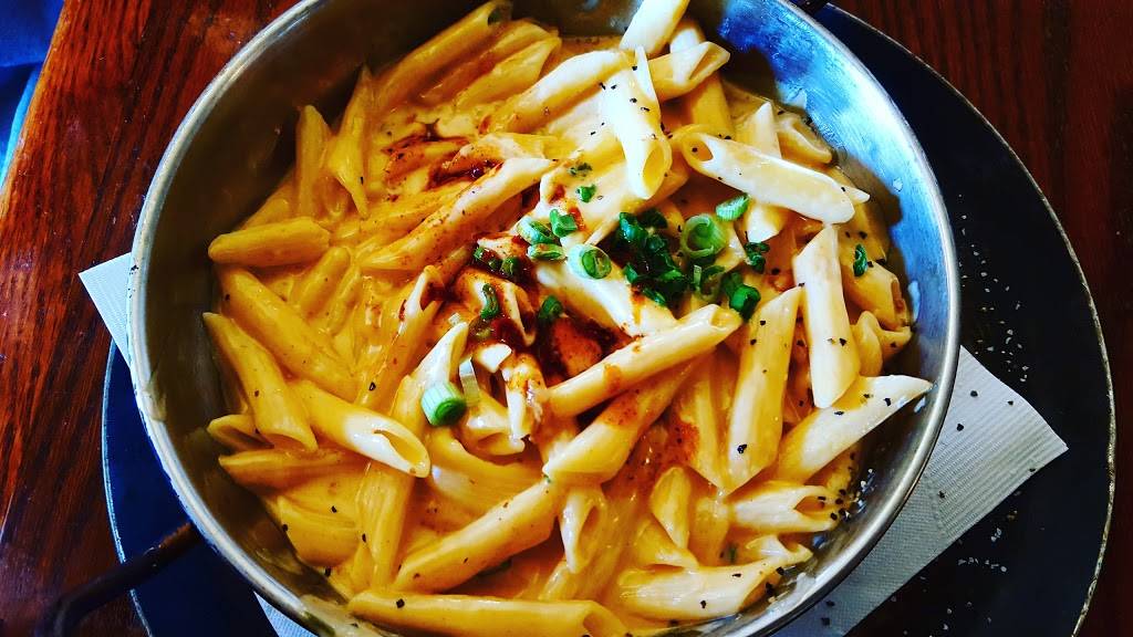 Horseshoe Hill Café | restaurant | 204 W Exchange Ave, Fort Worth, TX 76164, USA | 8178826405 OR +1 817-882-6405