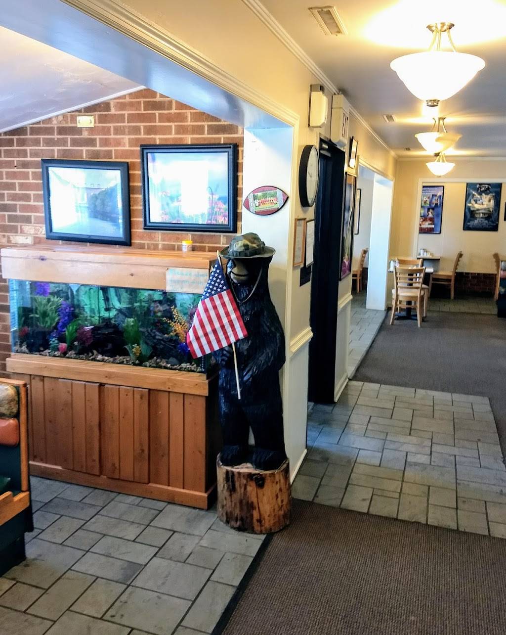 Franklin Restaurant | restaurant | 17890 US-220, Rocky Mount, VA 24151, USA | 5404835601 OR +1 540-483-5601