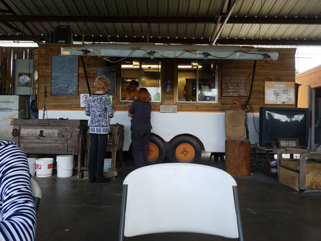 Sneaky Petes | restaurant | 3900 Pure Atlantic Rd, Groves, TX 77619, USA | 4099631241 OR +1 409-963-1241