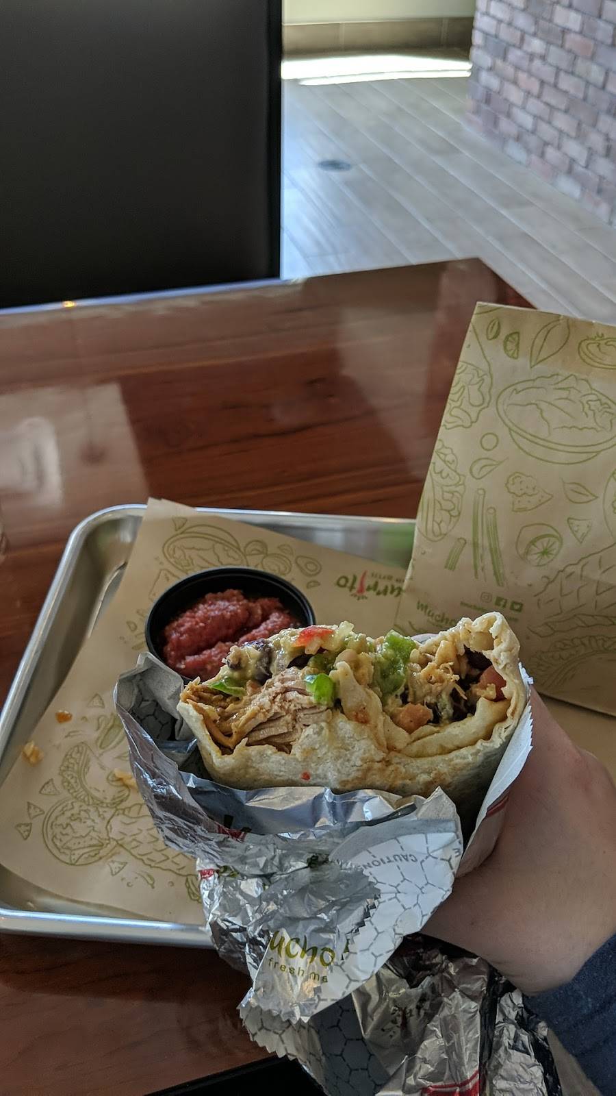 Mucho Burrito Fresh Mexican Grill | restaurant | 223 North Service Rd W, Oakville, ON L6M 2G2, Canada | 9053382002 OR +1 905-338-2002