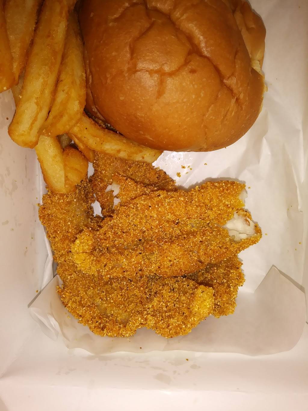 Golden Chick | meal takeaway | 410 W Kiest Blvd, Dallas, TX 75224, USA | 2143712400 OR +1 214-371-2400