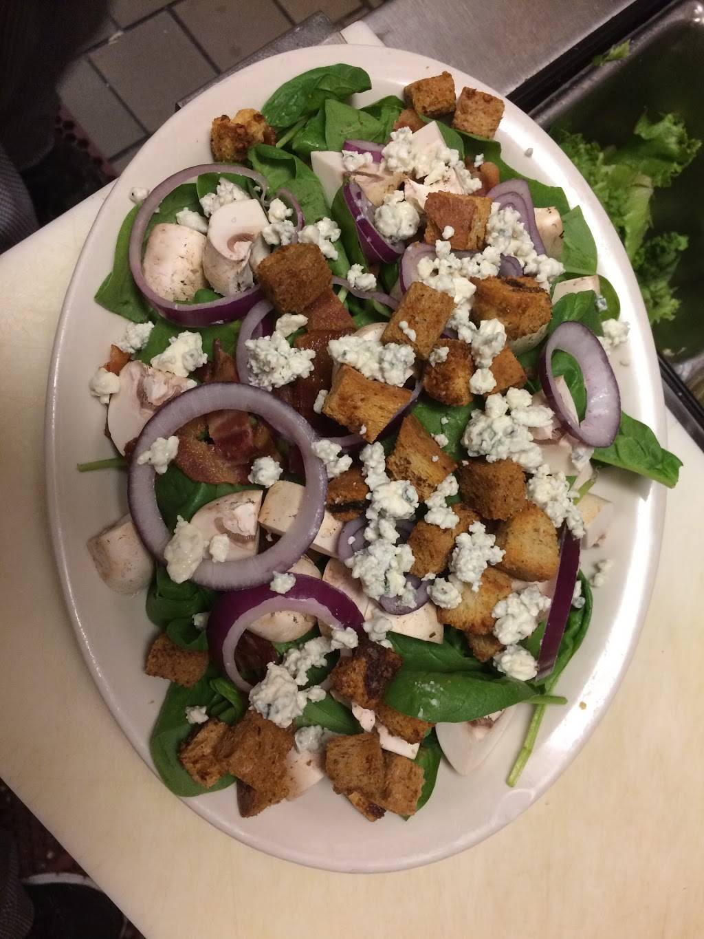 Annies | restaurant | 176 Bellevue Ave, Newport, RI 02840, USA | 4018496731 OR +1 401-849-6731