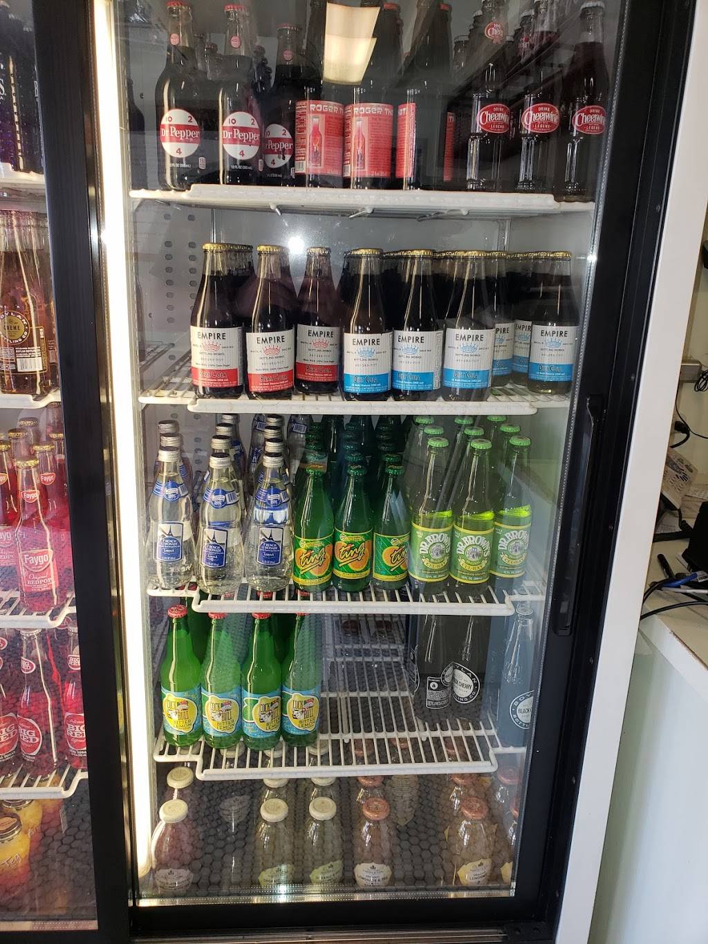 Tamarind Ave Deli | restaurant | 1471 Tamarind Ave, Los Angeles, CA 90028, USA | 3239602451 OR +1 323-960-2451