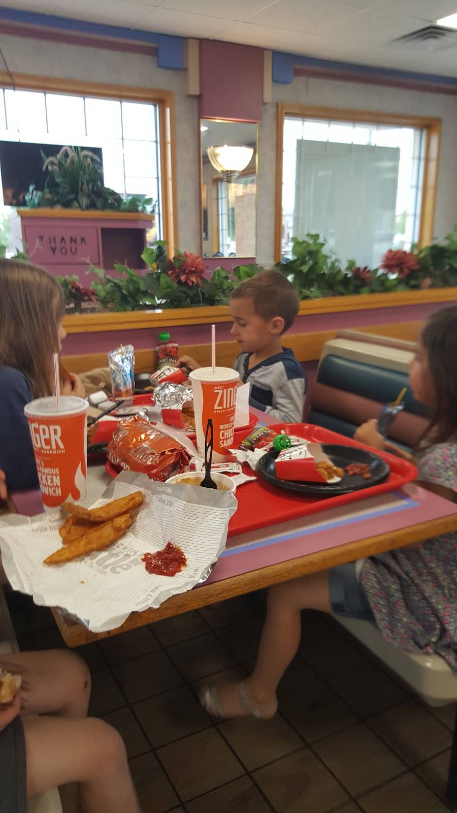 KFC | restaurant | 985 W Lincoln Hwy, Schererville, IN 46375, USA | 2198647901 OR +1 219-864-7901