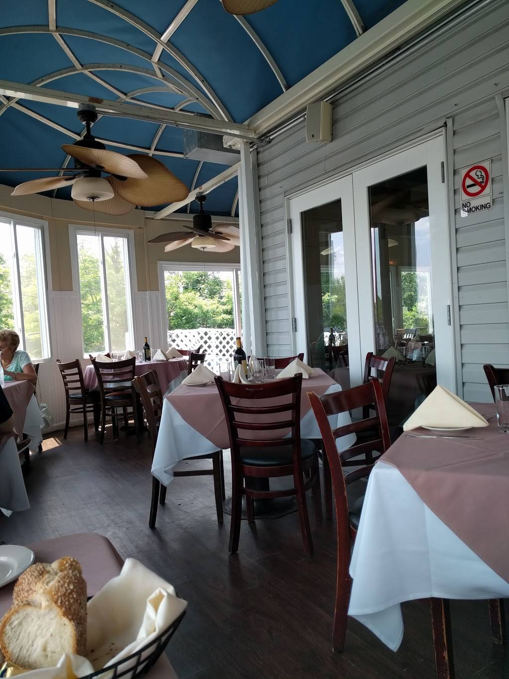 Coles Dock Side | restaurant | 369 Cleveland Ave, Staten Island, NY 10308, USA | 7189485588 OR +1 718-948-5588