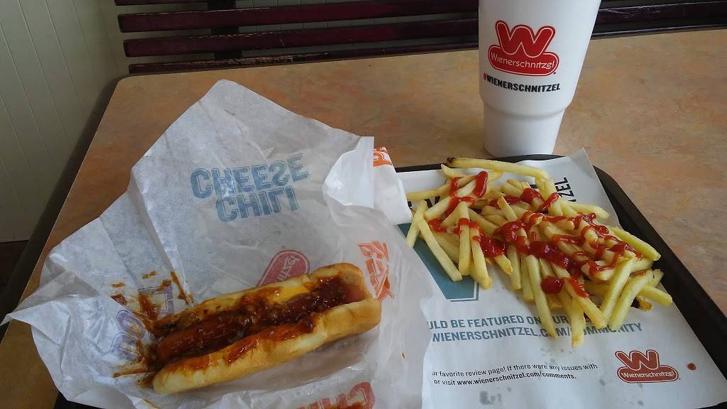 Wienerschnitzel | restaurant | 2614 West, I-20, S Great SW Pkwy, Grand Prairie, TX 75052, USA | 9726415545 OR +1 972-641-5545