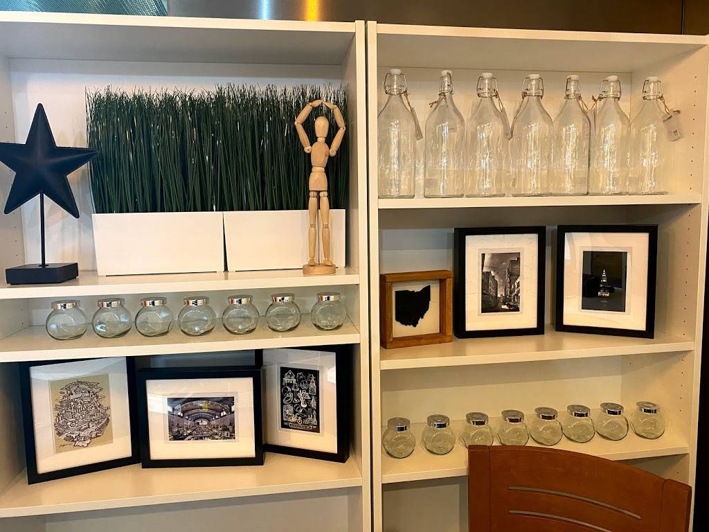 Freddies | restaurant | 2173 Professor Ave, Cleveland, OH 44113, USA | 2164170867 OR +1 216-417-0867