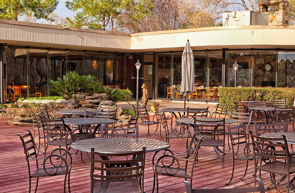Café on the Green | restaurant | 13101 Walden Rd, Montgomery, TX 77356, USA | 9365821111 OR +1 936-582-1111