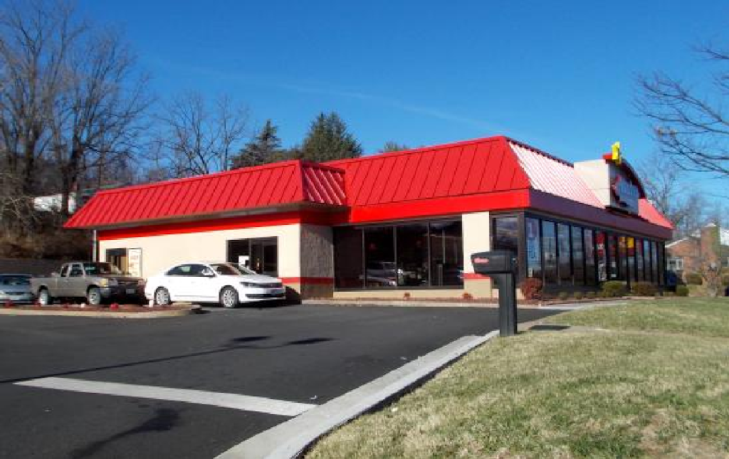 Hardees | restaurant | 194 N Madison Rd, Orange, VA 22960, USA | 5406722466 OR +1 540-672-2466