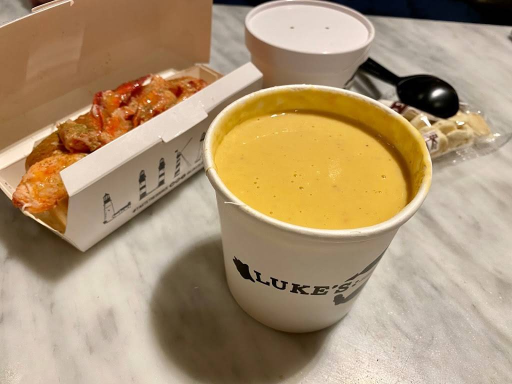 Lukes Lobster Plaza Food Hall - Temporarily Closed | restaurant | 1 W 59th St, New York, NY 10019, USA | 6467553227 OR +1 646-755-3227