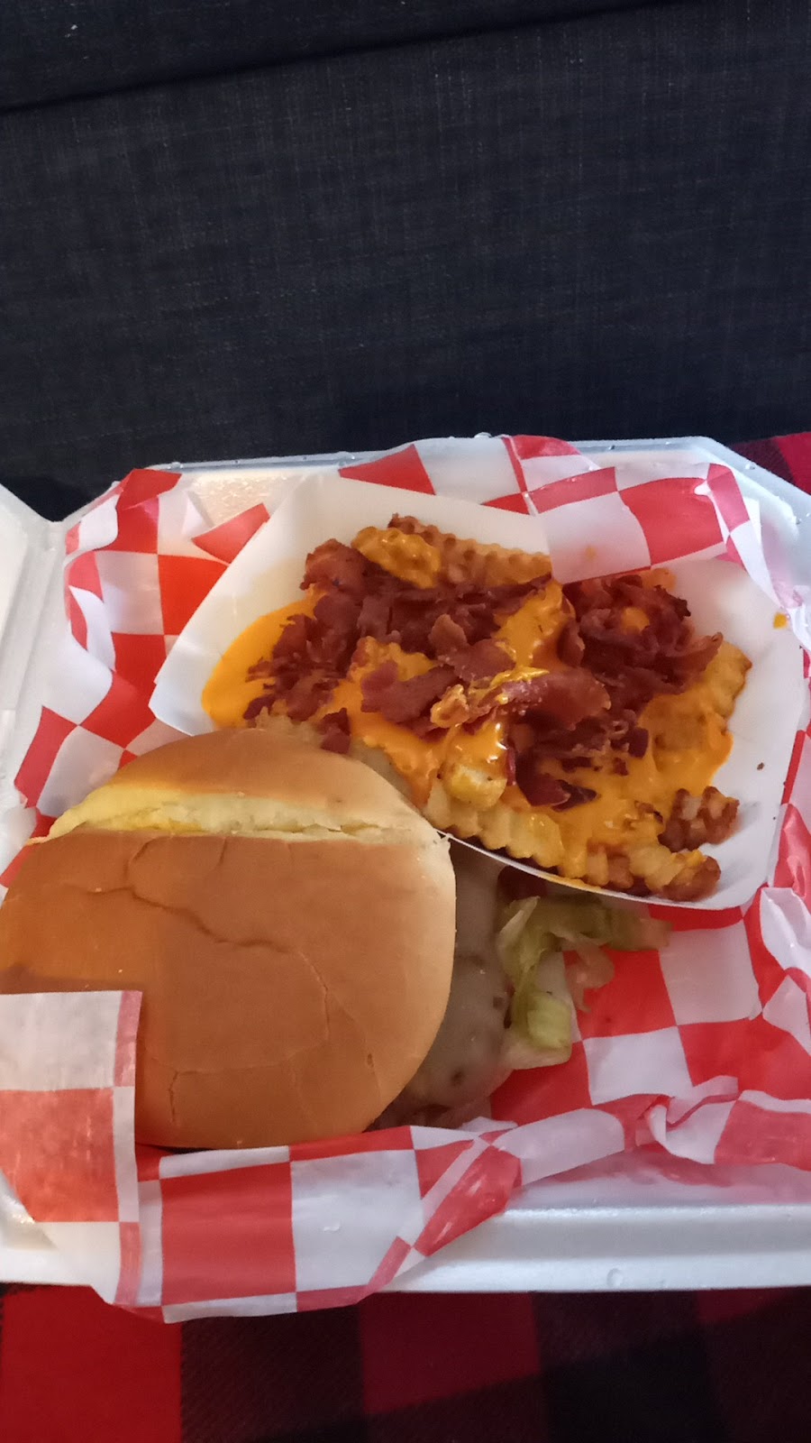 Bradford Snack Shack | restaurant | 106 S Peoria St, Bradford, IL 61421, USA | 3098972233 OR +1 309-897-2233