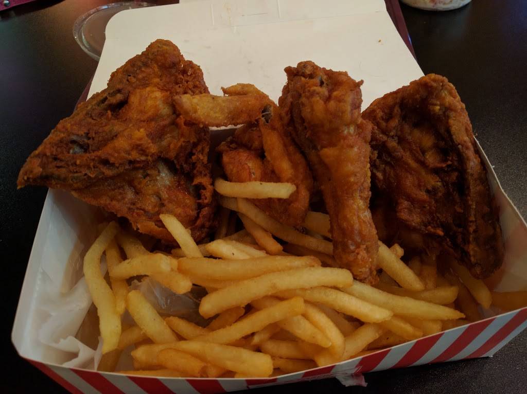 Crown Fried Chicken | restaurant | 408 Forest Ave, Portland, ME 04101, USA | 2077474519 OR +1 207-747-4519