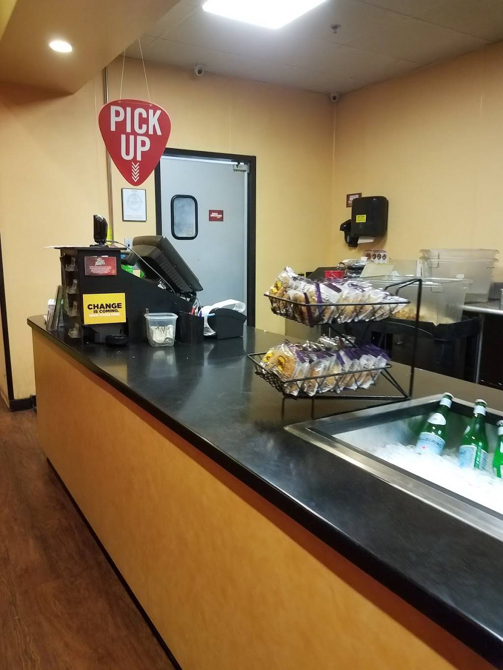 Moes Southwest Grill | restaurant | 307 Troy Rd, Rensselaer, NY 12144, USA | 5183280444 OR +1 518-328-0444