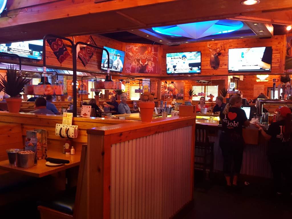 Texas Roadhouse | restaurant | 2323 South Rd, Poughkeepsie, NY 12601, USA | 8454330337 OR +1 845-433-0337