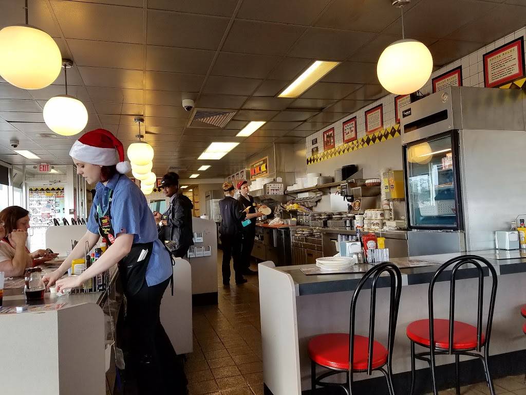 Waffle House | meal takeaway | 4324 W Beach Blvd, Gulfport, MS 39501, USA | 2288679911 OR +1 228-867-9911