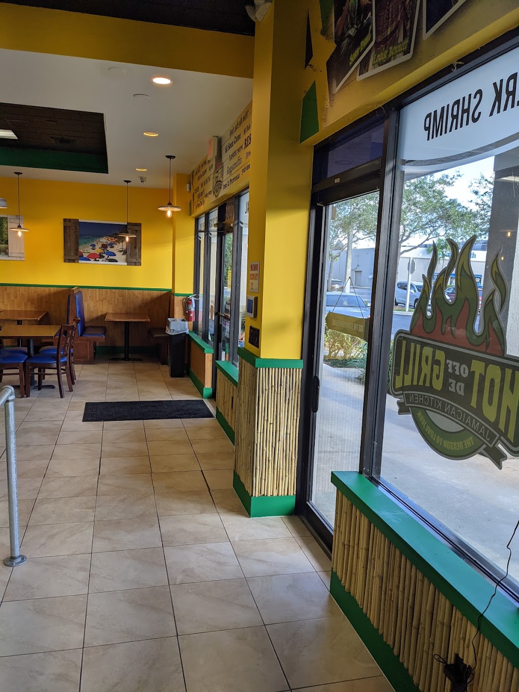 Hot Off De Grill | restaurant | 17085 Pines Blvd, Pembroke Pines, FL 33027, USA | 9545895334 OR +1 954-589-5334