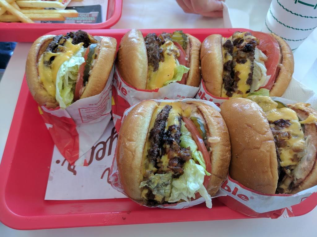 In-N-Out Burger | restaurant | 798 Redwood Hwy, Mill Valley, CA 94941, USA | 8007861000 OR +1 800-786-1000