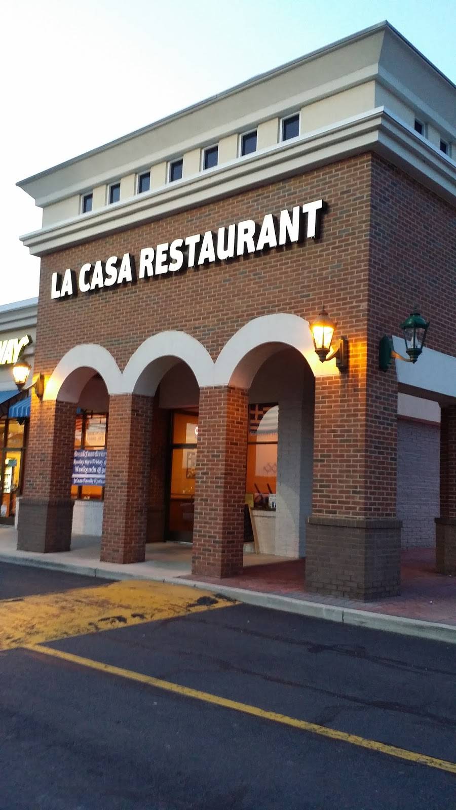 La Casa Restaurant | restaurant | 4551 Duke St, Alexandria, VA 22304, USA | 7033703600 OR +1 703-370-3600