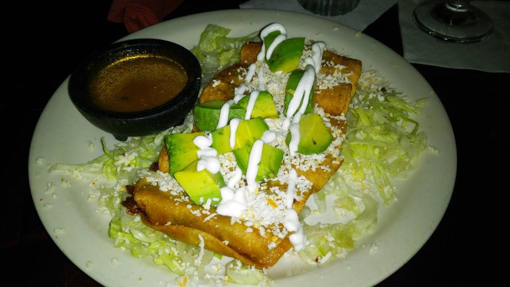 Fernandos Tequila Bar & Restaurant | restaurant | 3450 N Lincoln Ave, Chicago, IL 60657, USA | 7734776930 OR +1 773-477-6930