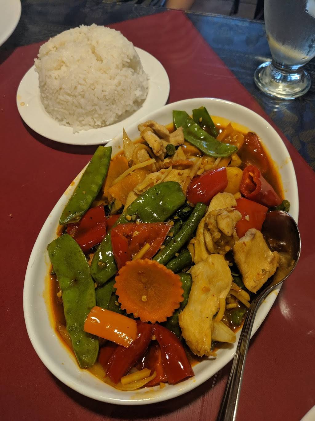 Tuptim Thai Restaurant | restaurant | 450 Mulock Dr, Newmarket, ON L3Y 9B8, Canada | 9058983599 OR +1 905-898-3599