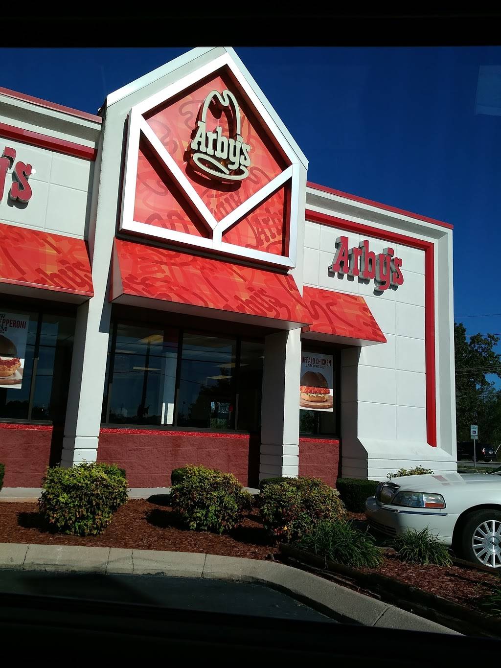 Arbys | restaurant | 932 N Jackson St, Tullahoma, TN 37388, USA | 9314542565 OR +1 931-454-2565