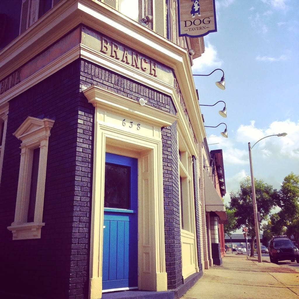 Blue Dog Tavern | restaurant | 638 Stocking Ave NW, Grand Rapids, MI 49504, USA | 6166086050 OR +1 616-608-6050