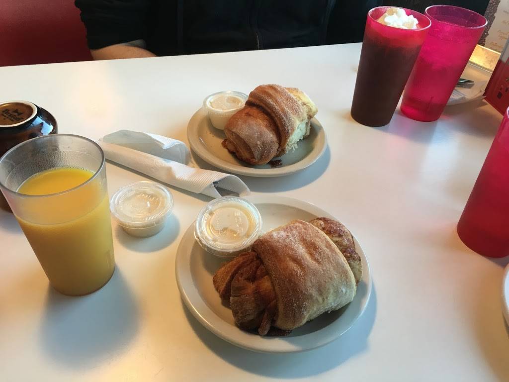 Dennys Diner | restaurant | 2 W Munroe Ave, Wisconsin Dells, WI 53965, USA | 6082547647 OR +1 608-254-7647