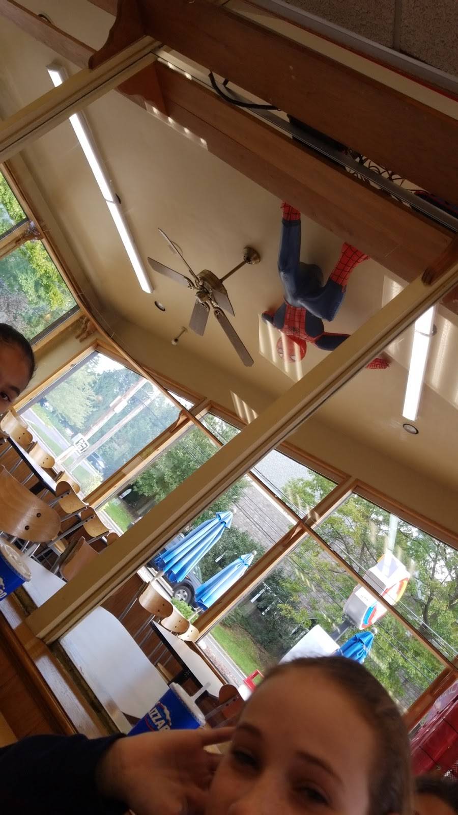 Dairy Queen | restaurant | 318 N Main St, Doylestown, PA 18901, USA | 2153451775 OR +1 215-345-1775