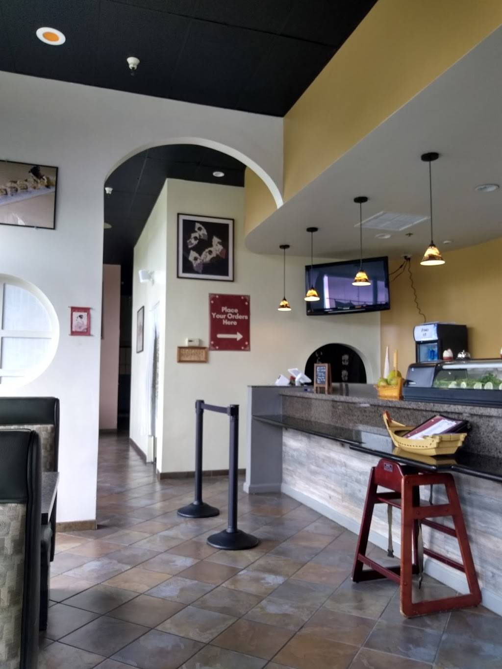 Pearl Sushi Lovers | restaurant | 340 E 10th St ste a, Gilroy, CA 95020, USA | 4087672972 OR +1 408-767-2972