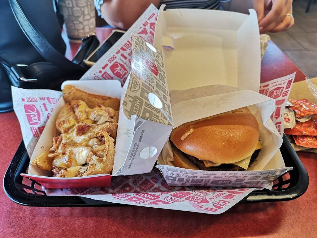 Jack in the Box | restaurant | 205 Trask St, Bakersfield, CA 93314, USA | 6617646104 OR +1 661-764-6104