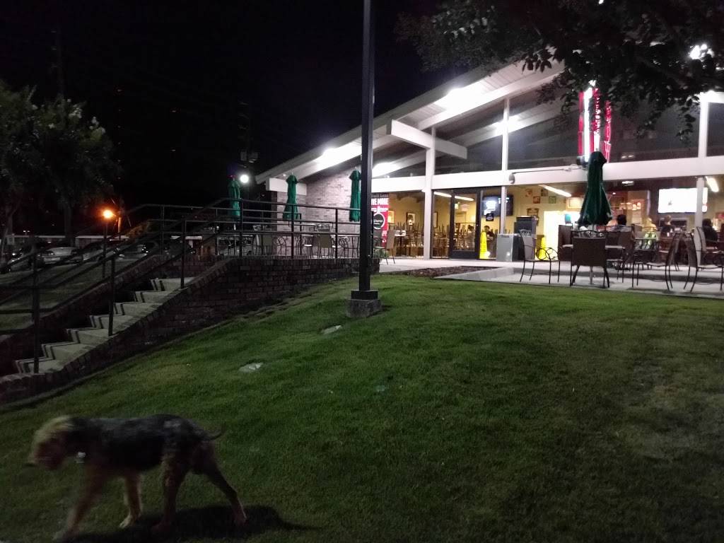 WOW | Café & Wingery | restaurant | 1000 14th St S, Birmingham, AL 35233, USA | 2059755914 OR +1 205-975-5914