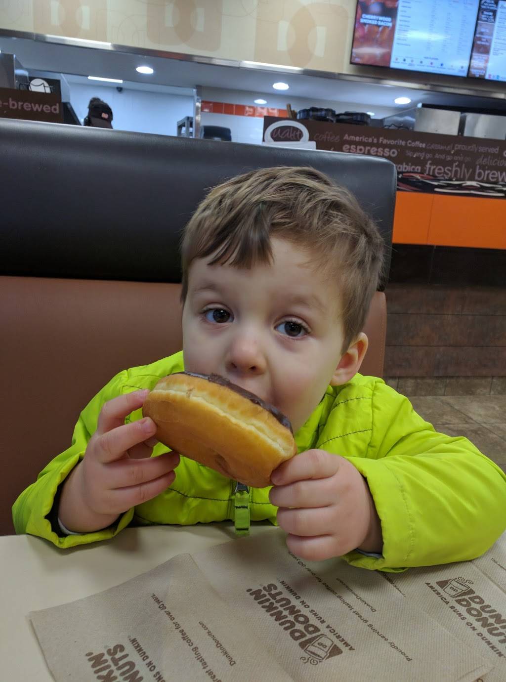 Dunkin | bakery | 415 N Nappanee St, Elkhart, IN 46514, USA | 5745844400 OR +1 574-584-4400