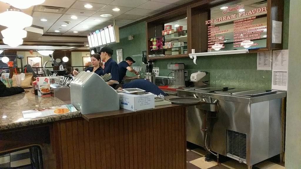 Friendlys | restaurant | 4812 Sunrise Hwy, Massapequa Park, NY 11762, USA | 5165413757 OR +1 516-541-3757