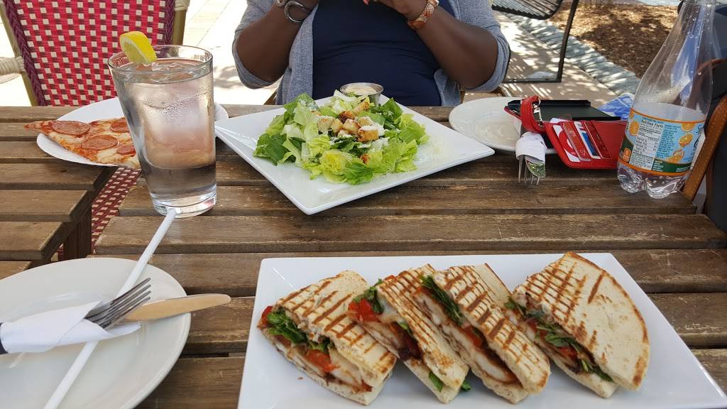 Leones | restaurant | 19 S Park St, Montclair, NJ 07042, USA | 9735099077 OR +1 973-509-9077