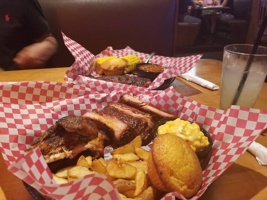 Famous Daves Bar-B-Que | restaurant | 16148 N 83rd Ave, Peoria, AZ 85382, USA | 6239793706 OR +1 623-979-3706
